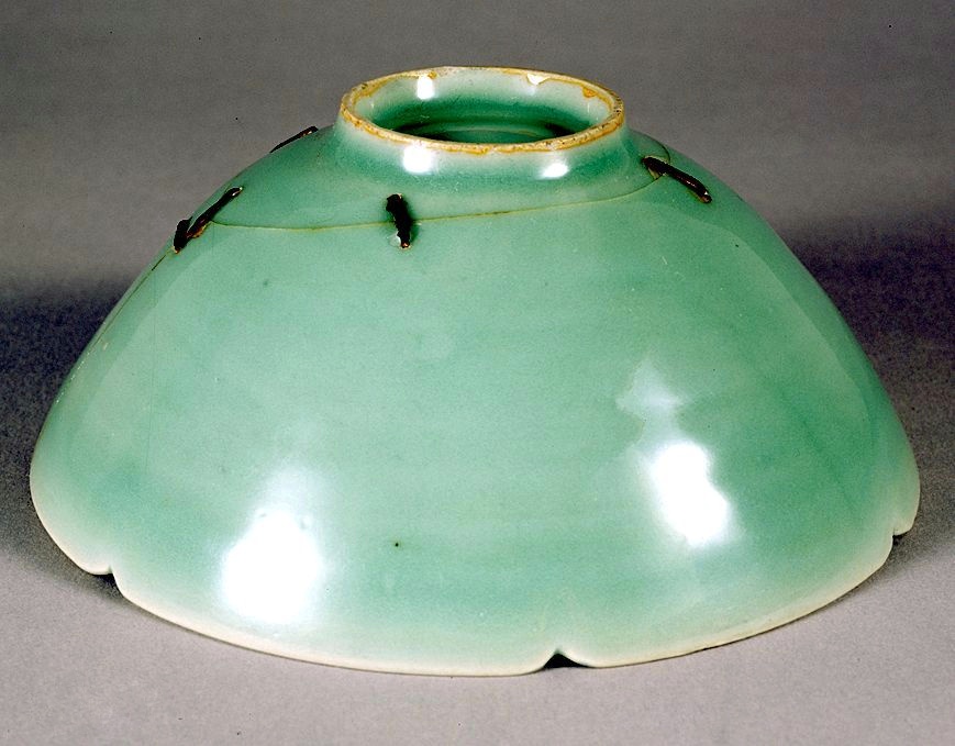 Leech Nail Tie - the Longquan Kiln Celadon Tea Bowl