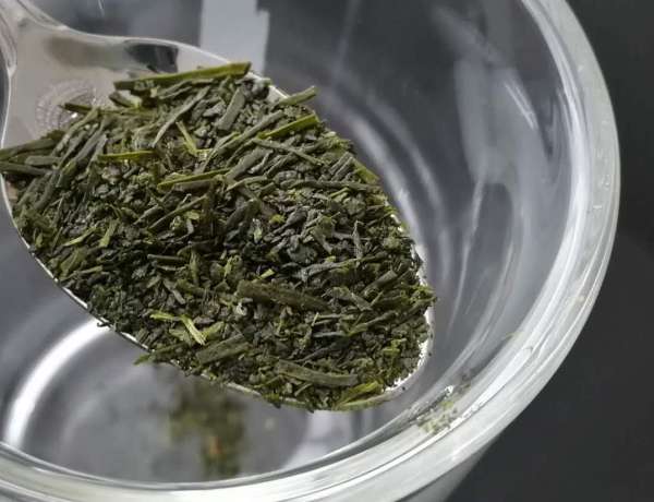 dry leaves Issaku tea