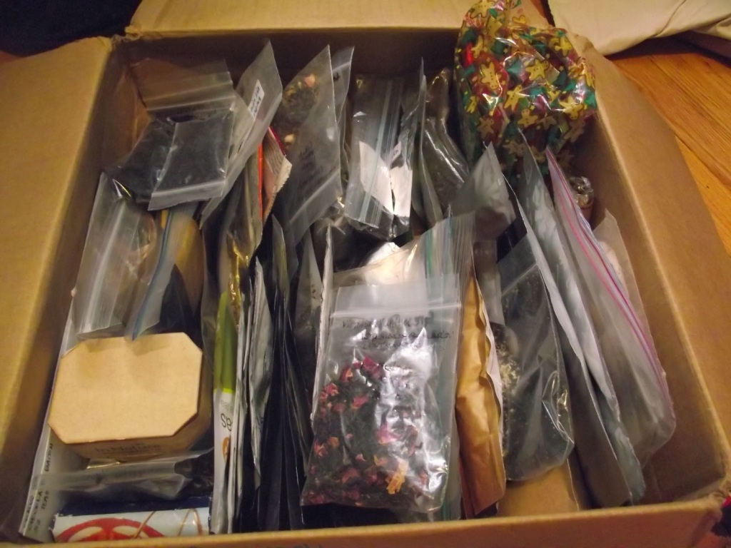 traveling tea box
